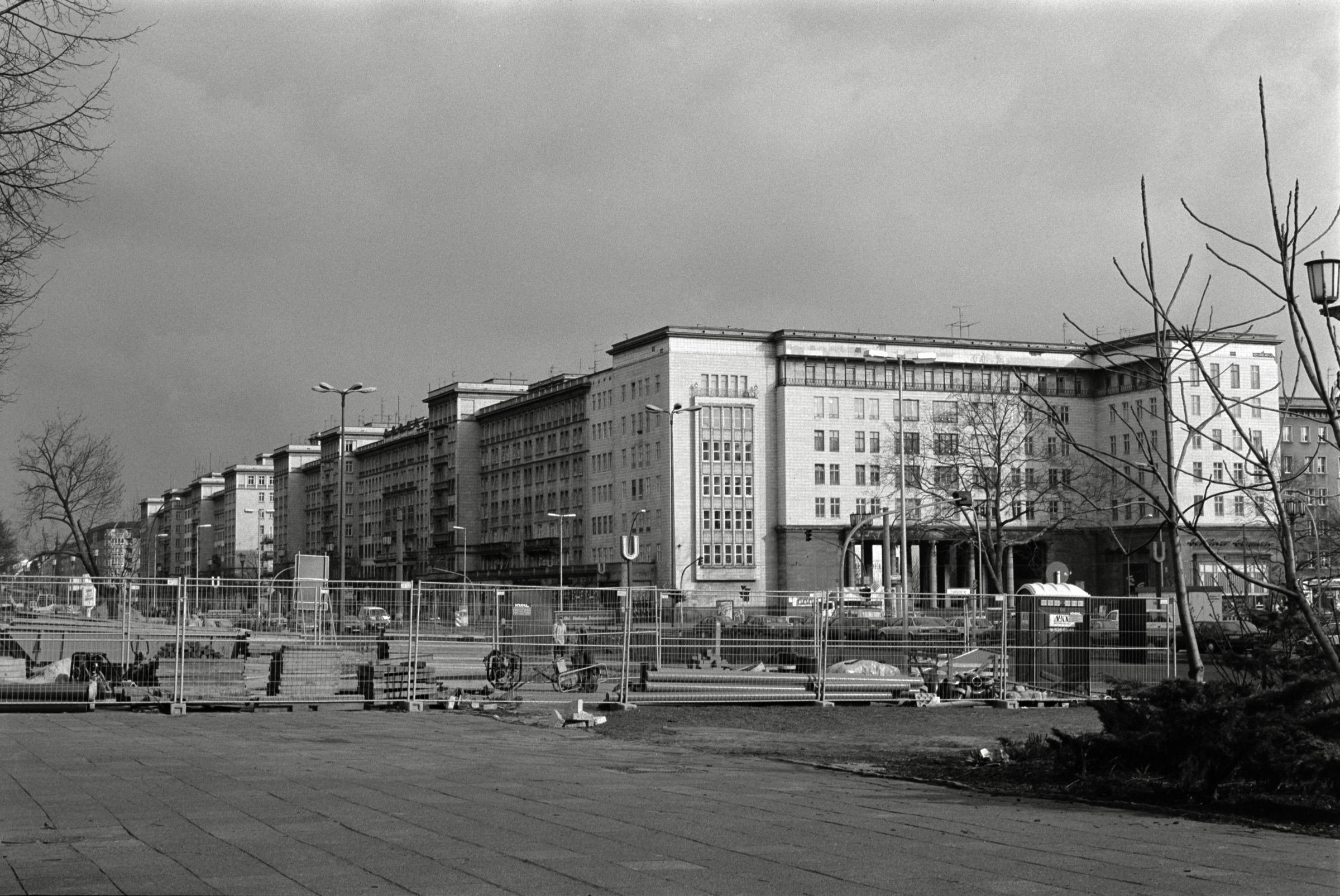 AHP F1993 03 005 sc240902 img18 NLP